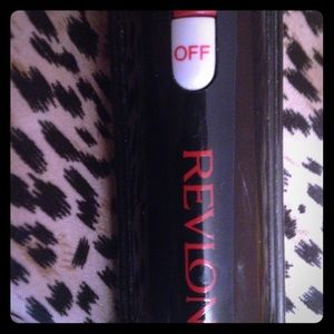 NEW! Revlon Curling Iron!